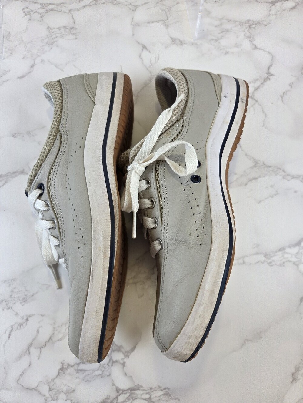 Keds Light Gray and White Lace-Up Sneakers(B32) - Picture 10 of 14